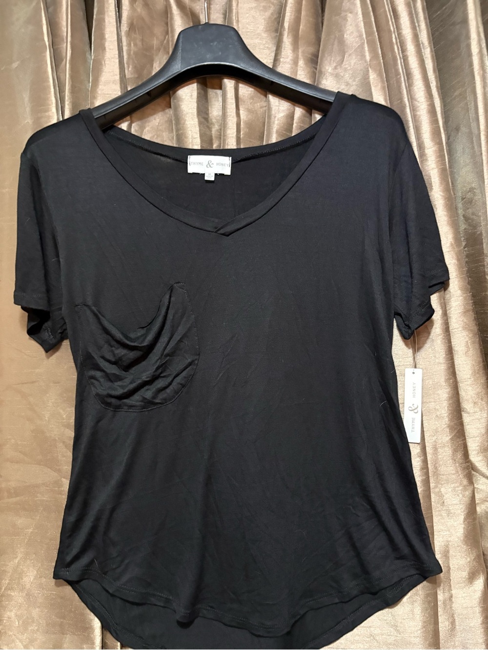 Thyme & Honey Black V-Neck Short Sleeve Pocket Tee 19↔️13↕️ #1790